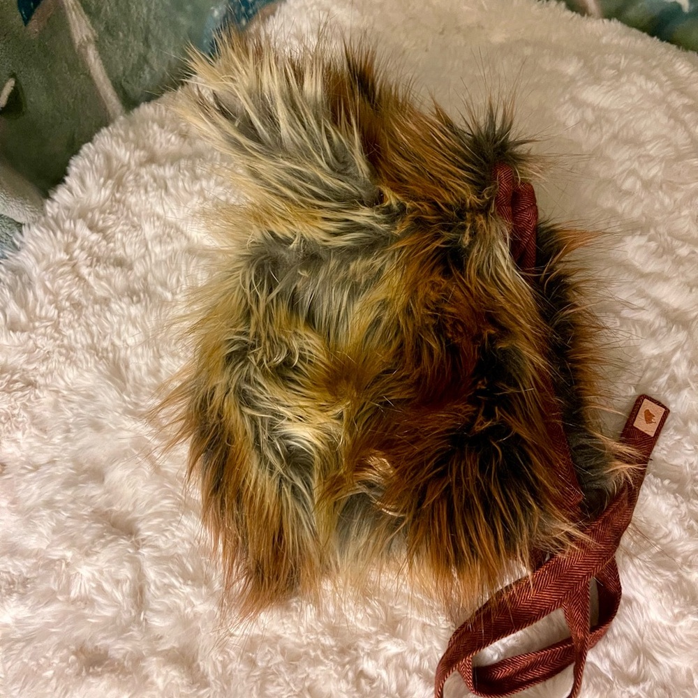Native Fable Fox Bonnet - Picture 6 of 10